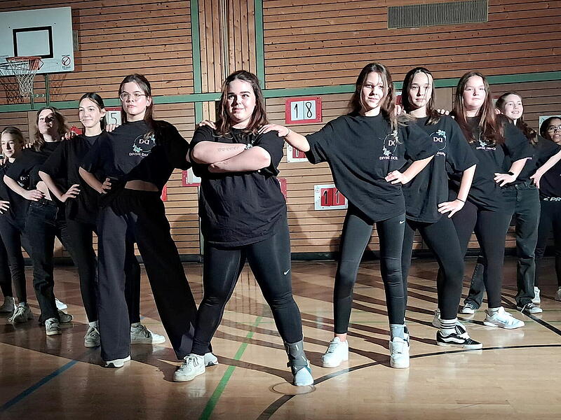 Eine Reihe von Gruppen bereicherten das Weihnachtsturnen in Marktrodach.