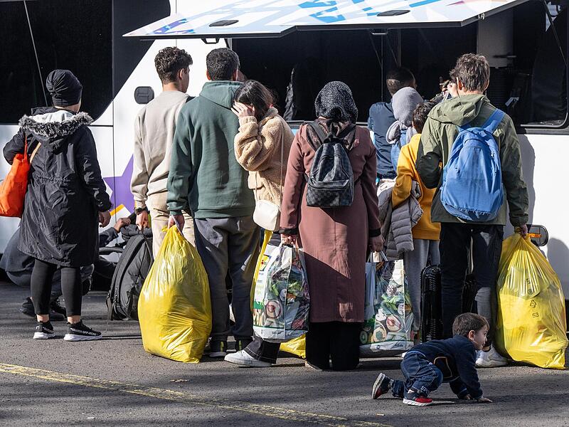 Immer mehr Fl&uuml;chtlinge kommen nach Deutschland. Dass deren Zahl durch den von der  Bundesregierung  geplanten Asylpakt sp&uuml;rbar reduziert werden kann, wird bezweifelt.