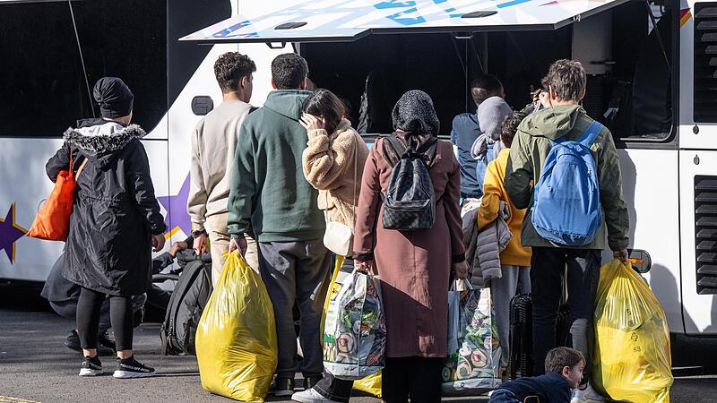 Immer mehr Fl&uuml;chtlinge kommen nach Deutschland. Dass deren Zahl durch den von der  Bundesregierung  geplanten Asylpakt sp&uuml;rbar reduziert werden kann, wird bezweifelt.