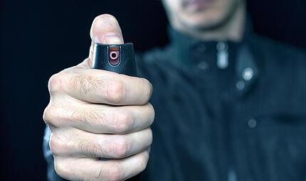 Pfefferspray-Angriff: Hundebesitzer (50) wird aggressiv Pfefferspray-Angriff: Hundebesitzer (50) wird aggressiv