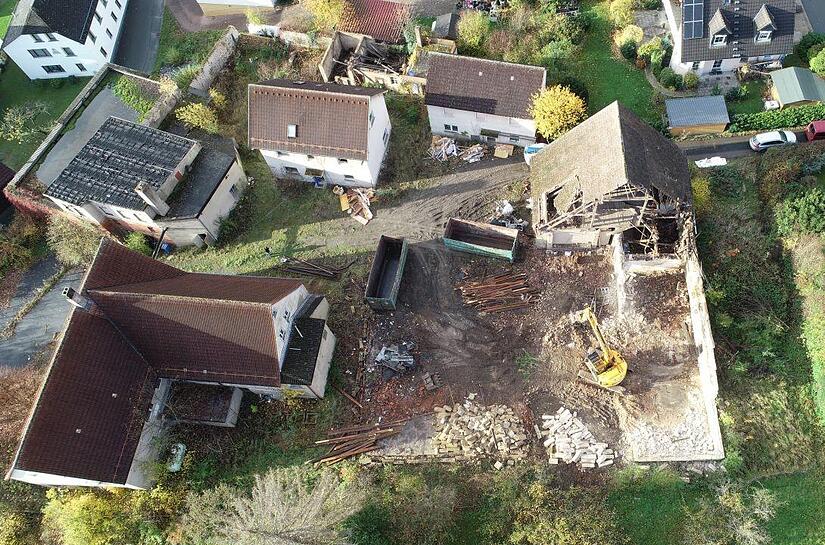 Die Abrissarbeiten auf dem Areal in Berndorf, auf denen sich fr&uuml;her eine Brauerei und bis vor wenigen Jahren ein Landgasthof befunden haben, wird abgerissen.