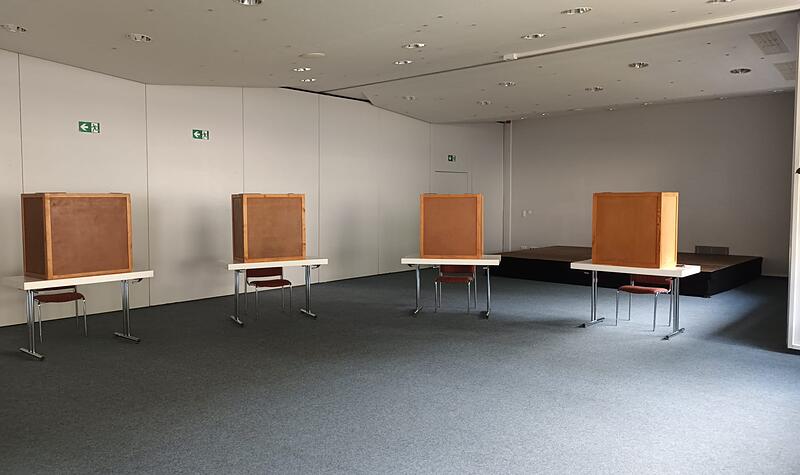Bürgermeisterwahl Bad Brückenau 2024 In der Georgi-Kurhalle ist alles bereit für die Bürgermeisterwahl.