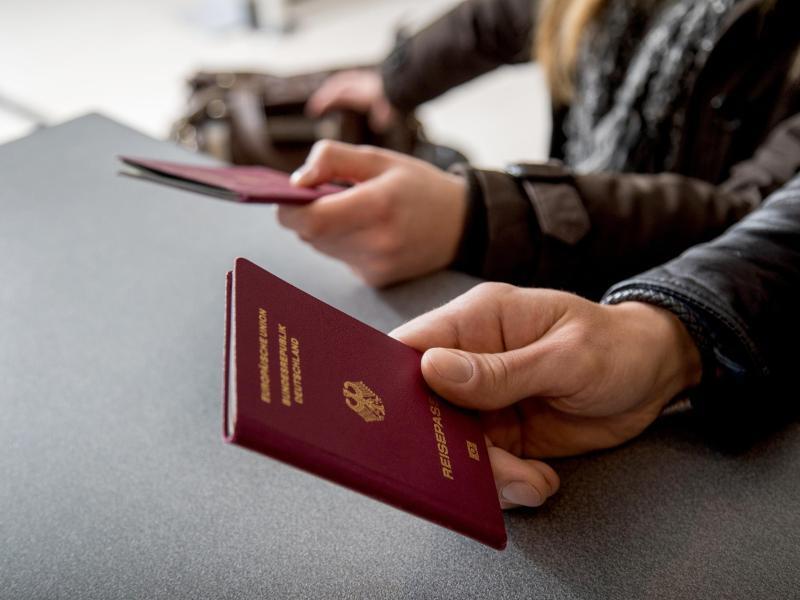 Rechtzeitig um gültigen Reisepass kümmern