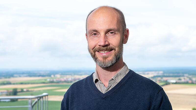 Paul Schmincke ist Oberarzt in der Klinik am Steigerwald bei Gerolzhofen. Die dort angewandte Traditionelle Chinesische Medizin, sagt der 43-Jährige, biete Chancen zur Therapie von Menschen mit Fatigue-Syndrom und Long-Covid-Patienten. Paul Schmincke ist Oberarzt in der Klinik am Steigerwald bei Gerolzhofen. Die dort angewandte Traditionelle Chinesische Medizin, sagt der 43-Jährige, biete Chancen zur Therapie von Menschen mit Fatigue-Syndrom und Long-Covid-Patienten.