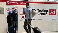 Reisende bringen die neue Virusvariante aus Afrika mit nach Europa.