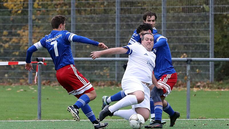 Kämpfen, treffen, siegen: Marcel Kutzelmann (Mitte) und sein TSV Burgebrach haben ihre Chancen auf den Landesliga-Verbleib binnen zwei Wochen deutlich erhöht.