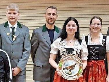 2. Jugendritterin Viktoria F&uuml;rst, Jugendk&ouml;nigin Emma Heim, 1. Jugendritter Maximilian F&uuml;rst, 2. Ritter Frank Vogler, Sch&uuml;tzenk&ouml;nigin Emily Blahusch, 1. Ritterin Jasmin Henke, 1. Sportleiter Marco Leitschuh