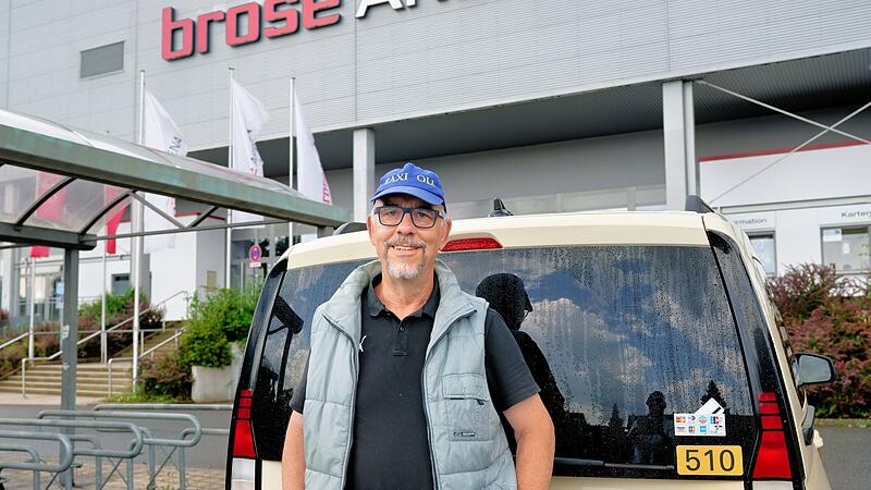 Oliver Mei&szlig;ner Taxistand vor Brose-Arena