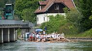 Polizei-Kontrollaktion des Bootsverkehrs auf der Isar Polizei-Kontrollaktion des Bootsverkehrs auf der Isar