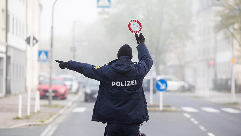 BlitzmarathonDie schönsten Osterbrunnen aus Bamberg und Umgebung Auch in Bamberg waren wieder zahlreiche Polizisten im Einsatz, um Schnellfahrern auf die Schliche zu kommen.