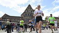Blauer Himmel am Bamberger Domplatz: Die schönsten Fotos vom Pflaum-Logistik-Lauf gibt es zum Durchklicken in der Galerie.
