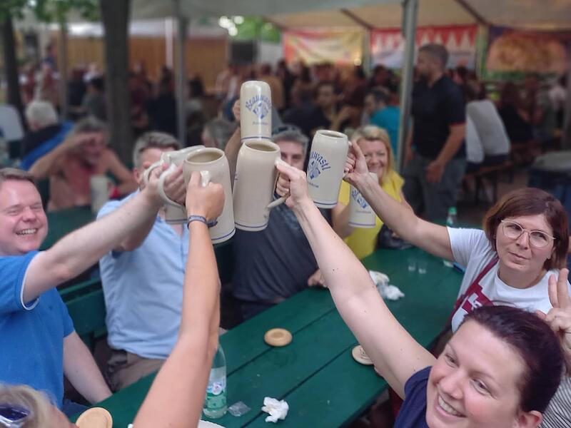 Prost!Das war der erste Annafest-Abend