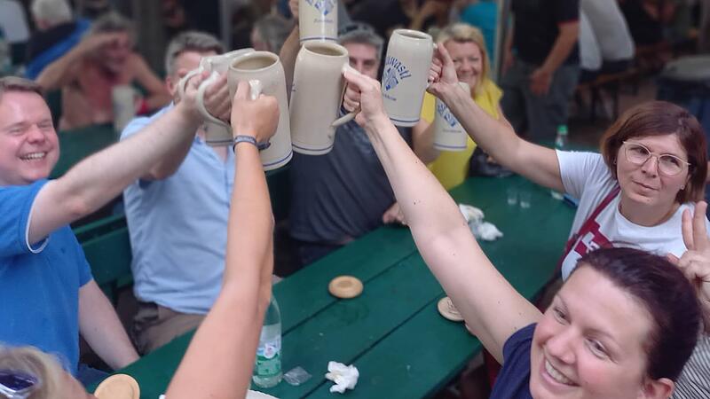 Prost!Das war der erste Annafest-Abend