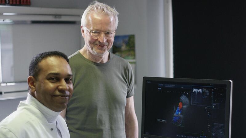 Der Neue und sein Vorgänger: Der Ägypter Dr. Tamer Mahmoud (links) übernimmt die internistische Praxis von Dr. Dieter Drost in Bad Brückenau. Letzterer arbeitet noch bis Ende Juni als angestellter Arzt mit. Der Neue und sein Vorgänger: Der Ägypter Dr. Tamer Mahmoud (links) übernimmt die internistische Praxis von Dr. Dieter Drost in Bad Brückenau. Letzterer arbeitet noch bis Ende Juni als angestellter Arzt mit.