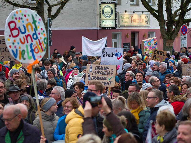 Welche Auswirkungen hat der mutma&szlig;liche Anschlag auf die geplante Demonstration f&uuml;r Demokratie in Forchheim?