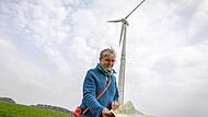 Auf der Landkarte des Landkreises Forchheim hat die Klimaschützerin Barbara Gabel-Cunningham kein Glück: Bis auf die Anlage in Kasberg ist Windkraft Mangelware.Forchheim & Fränkische Schweiz Auf der Landkarte des Landkreises Forchheim hat die Klimaschützerin Barbara Gabel-Cunningham kein Glück: Bis auf die Anlage in Kasberg ist Windkraft Mangelware.Forchheim & Fränkische Schweiz