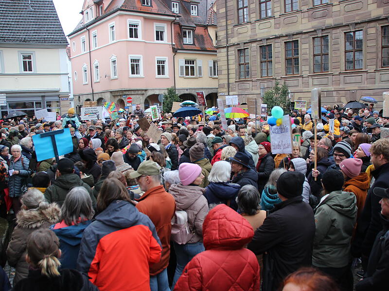 Demokratie Demo "Nie wieder ist jetzt in Bad KissingenDemokratie Demo "Nie wieder ist Jetzt" in Bad Kissingen