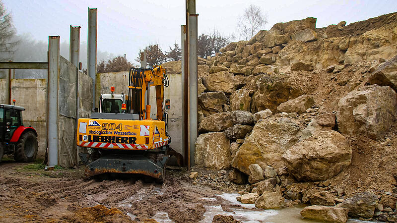 B&uuml;rgermeister Jochen Weber hat auf einem Grundst&uuml;ck in Oberreuth illegal Bauten errichtet, wie dieses Heulager. Gegen den vom Landratsamt angeordneten Abriss will er sich vor Gericht wehren.