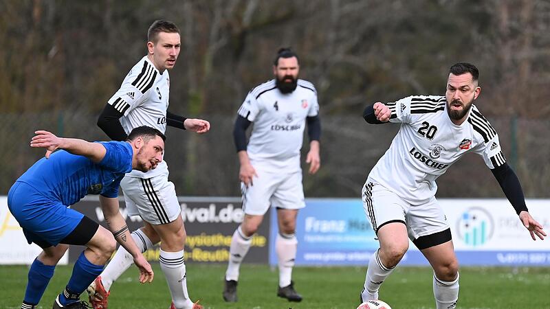 David Nagel erzielte den ersten Treffer der He&szlig;dorfer gegen Reuth.