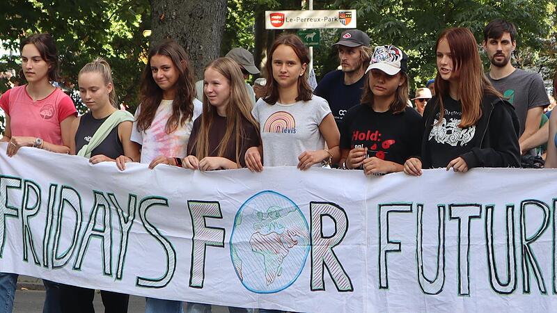 Die Jugendlichen demonstrierten für das Klimageld.Forchheim & Fränkische Schweiz Die Jugendlichen demonstrierten für das Klimageld.Forchheim & Fränkische Schweiz