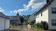 Willersdorf (Gemeinde Hallerndorf) war am Wochenende vom 10. und 11. Juli 2021 stark vom Hochwasser betroffen. Nun können die Bewohner auch Soforthilfen beantragen.Forchheim & Fränkische Schweiz Willersdorf (Gemeinde Hallerndorf) war am Wochenende vom 10. und 11. Juli 2021 stark vom Hochwasser betroffen. Nun können die Bewohner auch Soforthilfen beantragen.Forchheim & Fränkische Schweiz