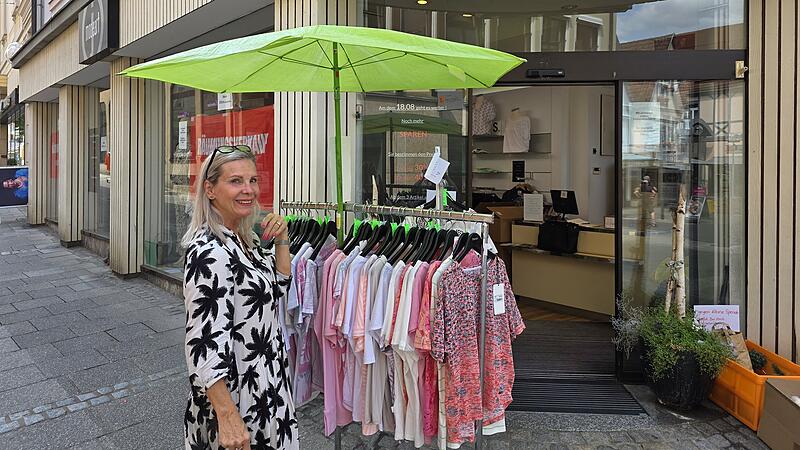 Das Gesch&auml;ft Modeart in der Bad Kissinger Fu&szlig;g&auml;ngerzone schlie&szlig;t. Mitarbeiterin Maria Hack war 21 Jahre dort Beraterin,
