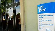Kleines Schild mit großer Wirkung: Seit 2015 ist der (finnische) Konzern Uniper Betreiber der Mainkraftwerke, hier Limbach. Künftig ist der Bund der Hausherr. Kleines Schild mit großer Wirkung: Seit 2015 ist der (finnische) Konzern Uniper Betreiber der Mainkraftwerke, hier Limbach. Künftig ist der Bund der Hausherr.