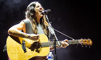Amy Macdonald tritt am Donnerstag, 27. August 2026, um 20 Uhr beim Turnierplatz Open Air in Bad Kissingen auf
