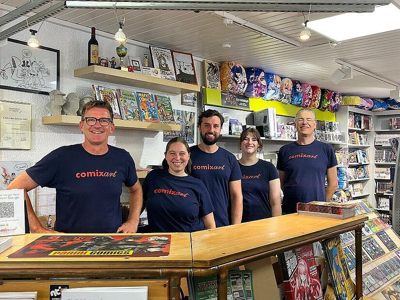 30 Jahre Comixart BambergEröffnungsgottesdienst Sandkerwa 2024 Comixart Team Bamberg (von links) Inhaber Jürgen Reichert, Jessica Wylie, Jakob Grauber, Lara Kolbe, Leitung Volker Zauner