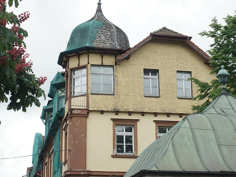 Das frühere Hotel Post in der Ludwigstraße gehört der Stadt Bad Brückenau. Es könnte zu einem Mehrgenerationhaus umgebaut werden. Das frühere Hotel Post in der Ludwigstraße gehört der Stadt Bad Brückenau. Es könnte zu einem Mehrgenerationhaus umgebaut werden.