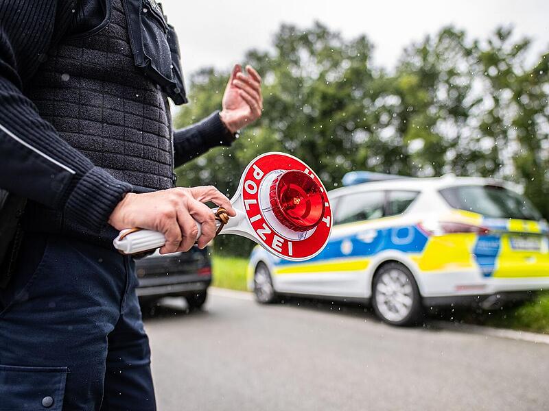 Polizeikontrolle in Lichtenfels: Fahrradfahrer verletzt Beamten