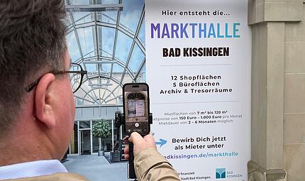Die Resonanz auf die geplante Markthalle in Bad Kissingen ist gut. Die Stadt sucht aktuell nach Gesch&auml;ftsleuten, die sich einmieten. 25 Interessenten haben vergangene Woche die R&auml;umlichkeiten in der ehemaligen Commerzbank am Marktplatz besichtigt.