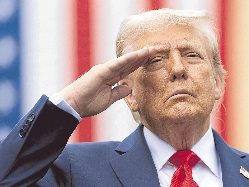 US-Präsident Donald Trump arbeitet eigentlich daran, das Image des Friedensstifters zu vermitteln. Zugleich treibt er die Militarisierung der USA voran. &#160;&#160;