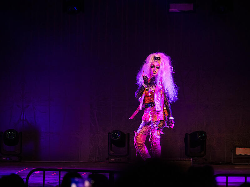 Drag-Show beim Kontakt-Festival Bamberg Dolly Rotten hatte einen umjubelten Auftritt.