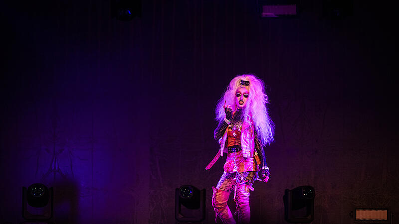 Drag-Show beim Kontakt-Festival Bamberg Dolly Rotten hatte einen umjubelten Auftritt.