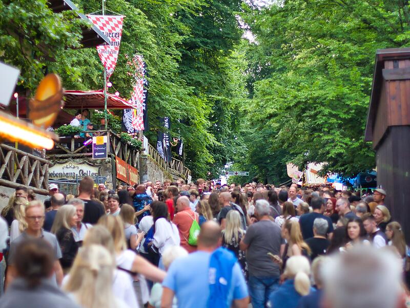Annafest 2025Annafest 25: Die besten Partyfotos vom ersten Freitag - Teil 3 Annafest 2025Annafest 25: Die besten Partyfotos vom ersten Freitag - Teil 3