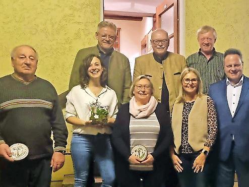 V.l.: Karlheinz Dietrich, Tanja B&auml;r, 2. B&uuml;rgermeister Frank Wilzok, Irene Toeffels, Stadtrat Lothar Seyfferth, Annette Partenfelder, Ortssprecher Richard St&ouml;bel und OB Ingo Lehmann.