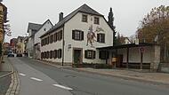 Die Schaffung einer Barrierefreiheit am ehemaligen Spielzeugmuseum in der Balthasar-Neumann-Straße in Gößweinstein wird schwierig.Forchheim & Fränkische Schweiz Die Schaffung einer Barrierefreiheit am ehemaligen Spielzeugmuseum in der Balthasar-Neumann-Straße in Gößweinstein wird schwierig.Forchheim & Fränkische Schweiz