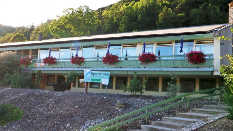 Das Streitberger Sporthotel zu besseren Zeiten. Der Berliner Investor Axel P&ouml;tsch will das Hotel wieder im alten Glanz erstrahlen lassen.Forchheim & Fr&auml;nkische Schweiz