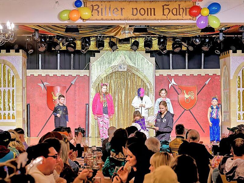 &bdquo;Trusch&auml;&auml;der Ritterfosenocht&ldquo; von den &bdquo;Rittern vom Hahn&ldquo; in Trunstadt.