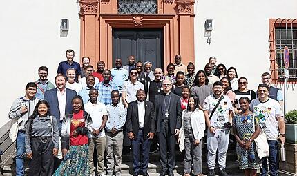 Bischof Dr. Franz Jung hat die Delegation aus Brasilien und Tansania im Bischofshaus empfangen.