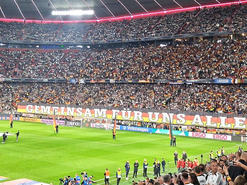 Die ZDF-Kameras fingen beim deutschen L&auml;nderspiel gegen Serbien in M&uuml;nchen nicht alles ein.