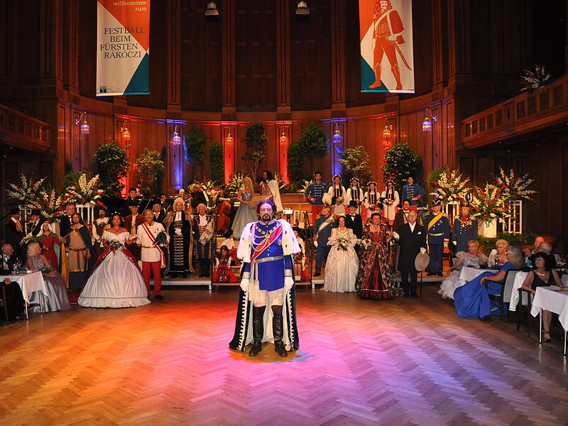 Rakoczy 2024: Festball mit Aufstellung der historischen Pers&ouml;nlichkeiten
