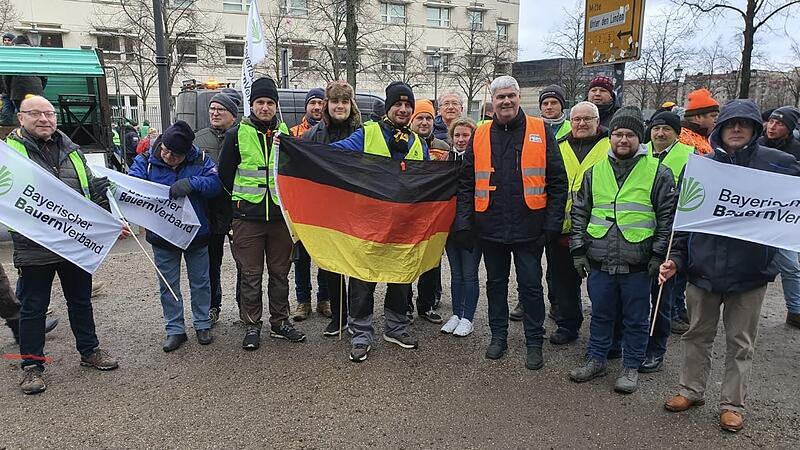 Hermann Greif und Landwirte aus Oberfranken in Berlin