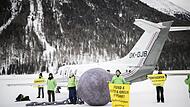 Weltwirtschaftsforum in Davos - Greenpeace am Flughafen Samedan