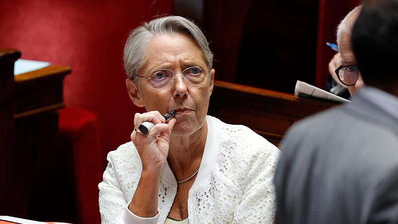 Premierministerin &Eacute;lisabeth Borne blieb in Macrons Kabinett.