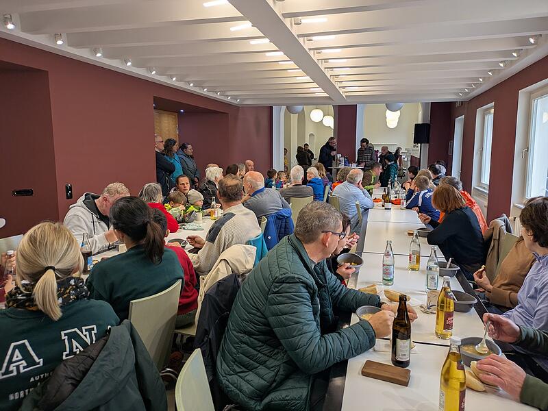 Ramadama Aufräumaktion am 14. März in MünnerstadtRamadama Aufräumaktion am 14. März in Münnerstadt Zum Ende trafen sich alle in der Alten Aula zum gemeinsamen Essen mit Tombula.
