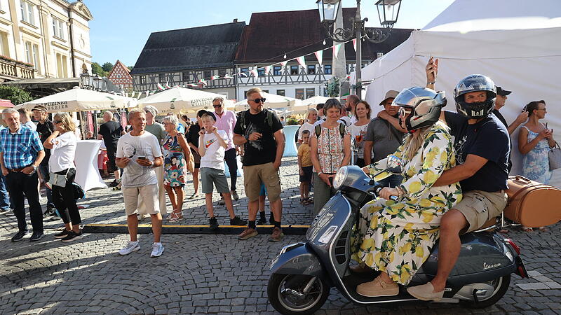 Die Vespas sind los.