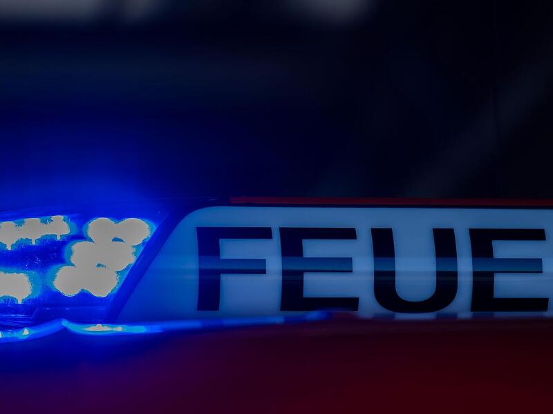 Unwetter in Coburg: Baum st&uuml;rzt auf Br&uuml;cke