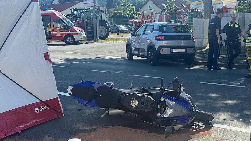 Kronach: Heftiger Unfall auf Kreuzung - Motorradfahrer schwer verletzt Kronach: Heftiger Unfall auf Kreuzung - Motorradfahrer schwer verletzt